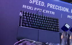 华硕ROG Falcata分体式键盘发布！无线+磁轴、左右可分离